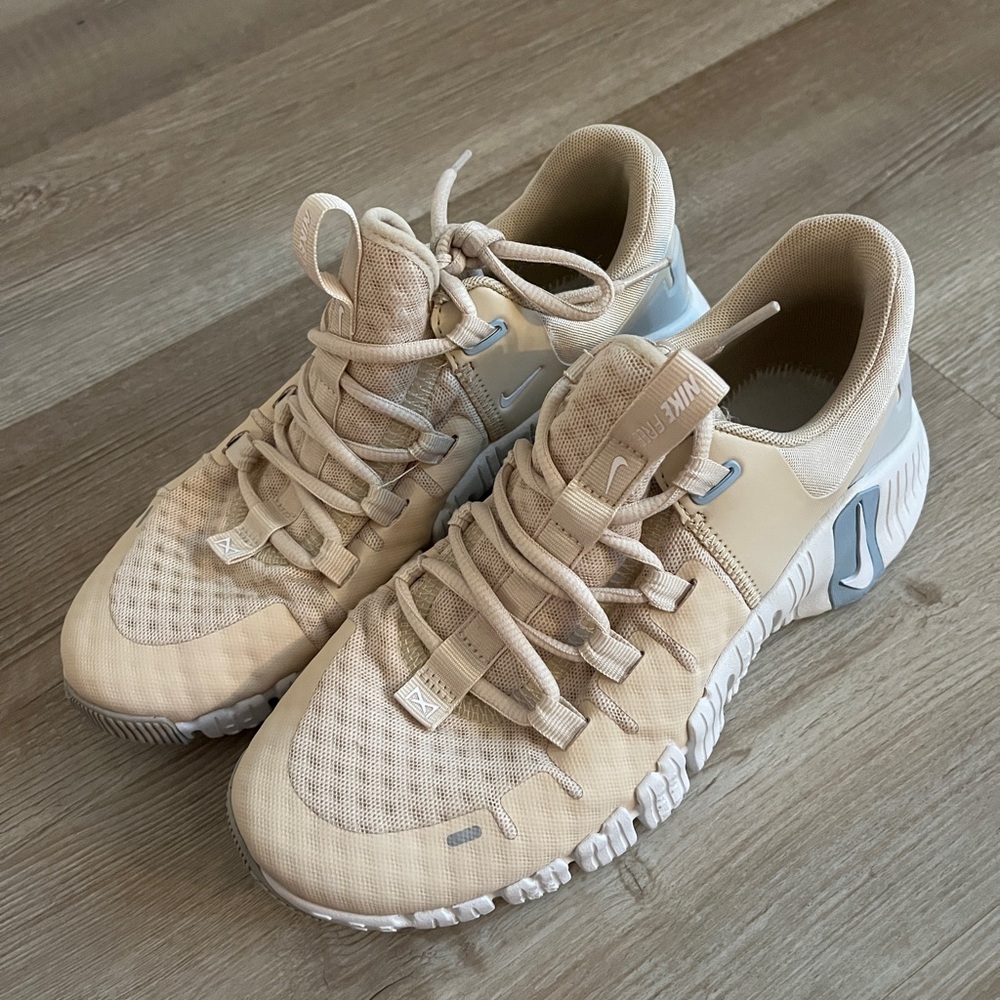 Gently Worn New Looking Nike Women's Free Metcon 5 Training Shoes 8 Sand Blue